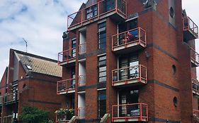 One-Bedroom Rotherhithe/Bermondsey Flat, Central London, Uk